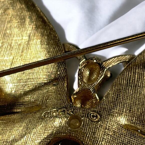 Vintage CINER Butterfly Brooch with Pearls and Rhinestones - Picture 3 of 3